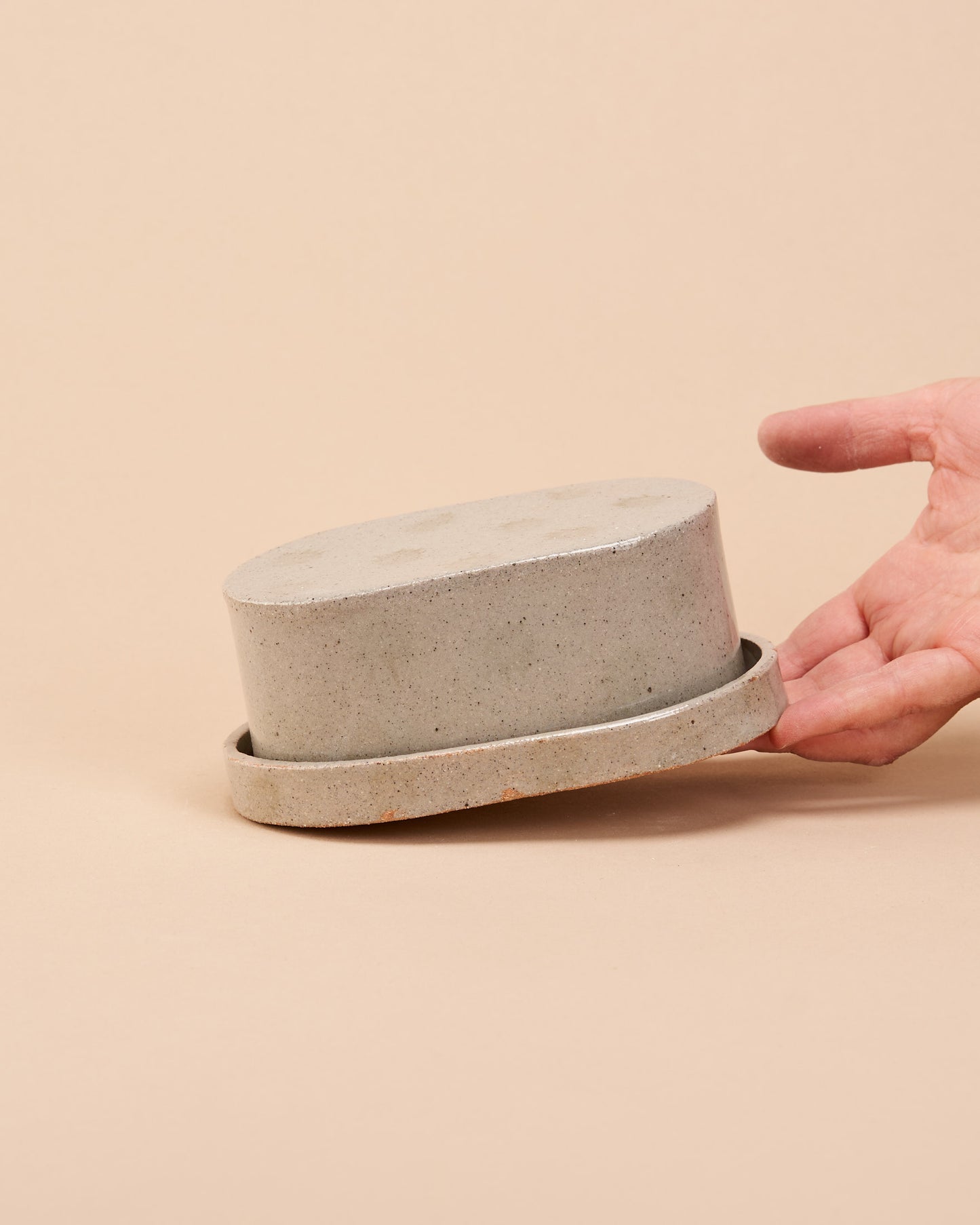 Butter dish / Iron Dots