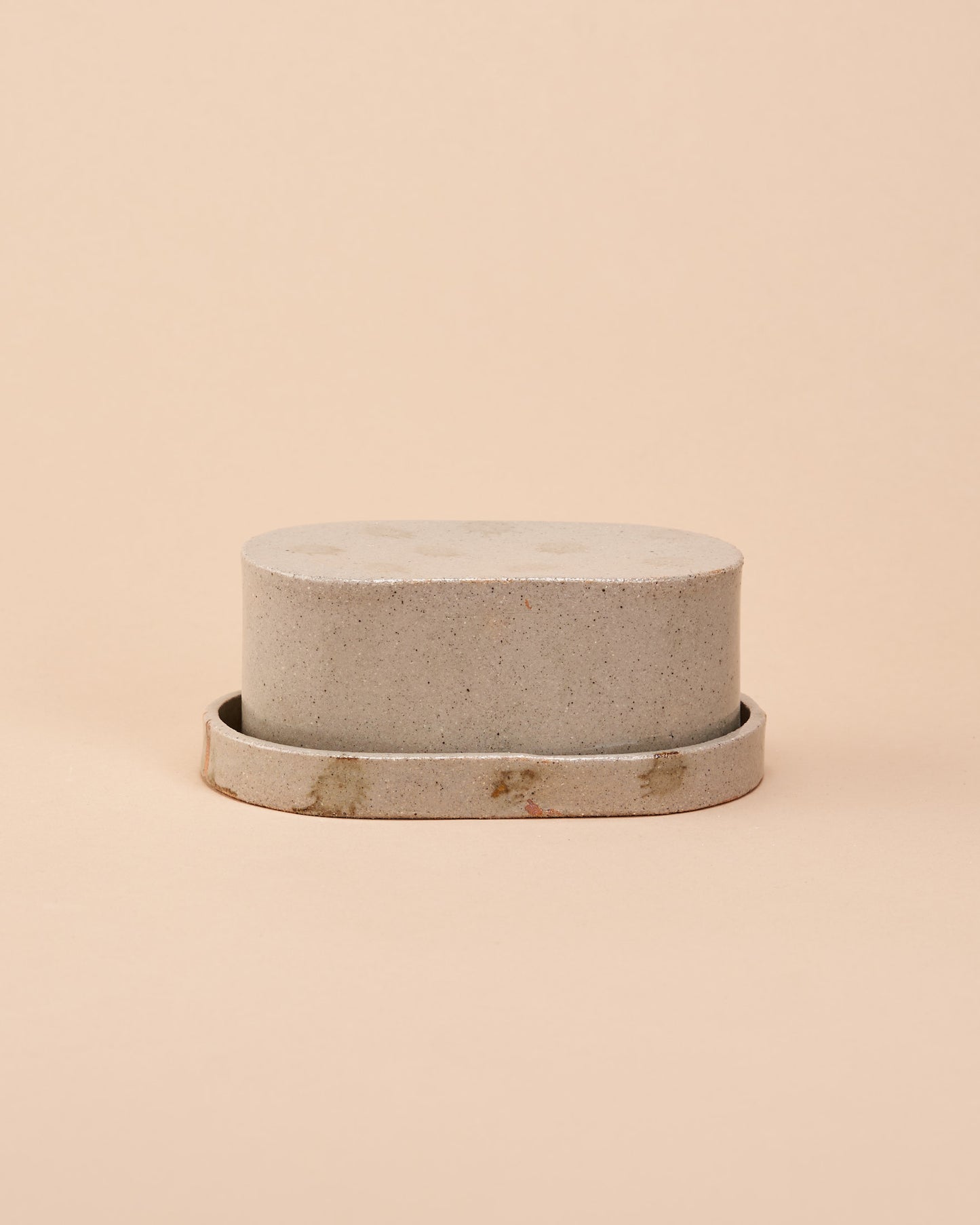 Butter dish / Iron Dots